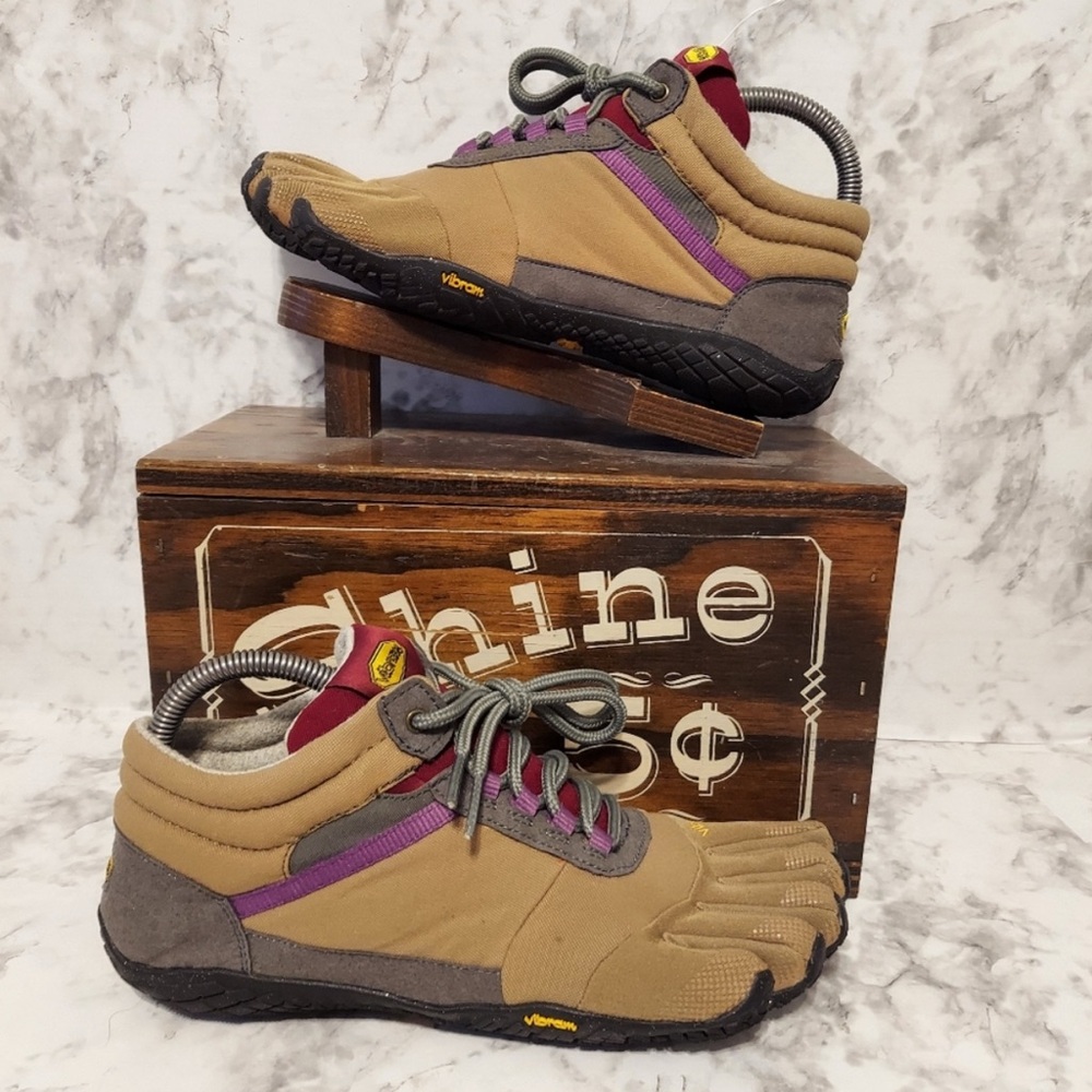 Pre-owned vibram five fingers trek ascent insulated trail shoes